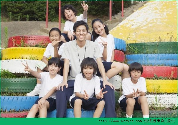 總覺得周圍同學(xué)幼稚 無法跟同學(xué)交流怎么辦？(4)