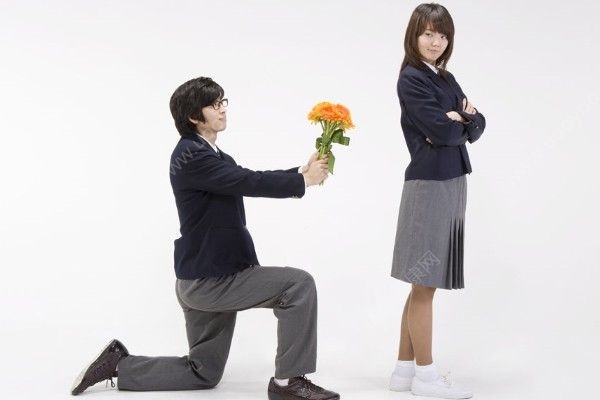我初一怎么向女生表白？初一男生怎么向女生表白？(1)