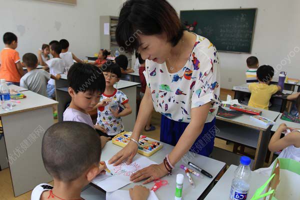 孩子上補(bǔ)習(xí)班好不好？孩子該上什么樣的補(bǔ)習(xí)班(2)