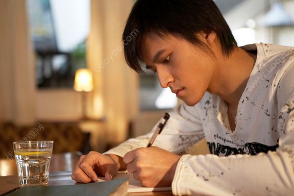 寫字手抖怎么克服？寫字手發(fā)抖是怎么回事？(1)