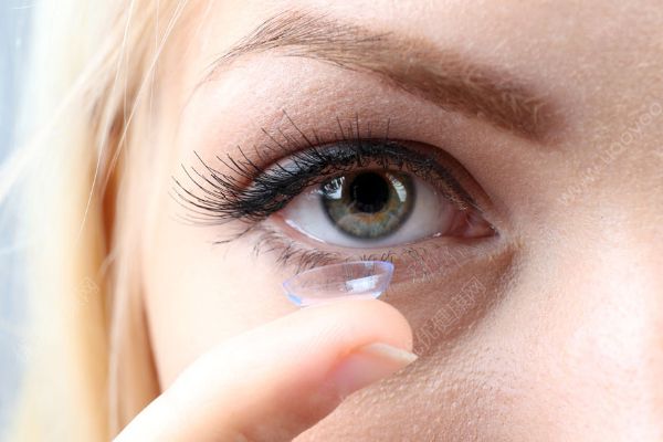 初中生戴隱形眼鏡好嗎？初中生可以戴隱形眼鏡嗎？(1)