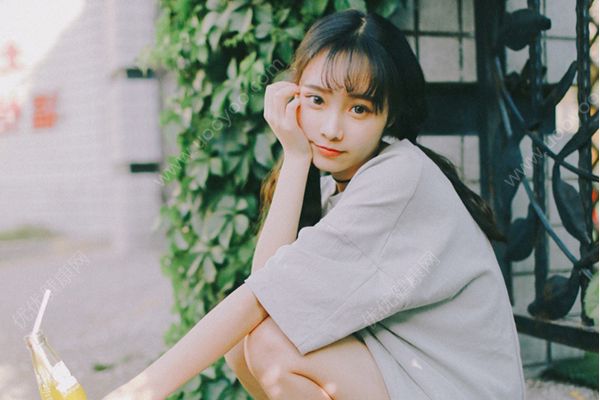 我14歲胸部有硬東西是怎么回事？我14歲胸部有腫塊正常嗎？(1)
