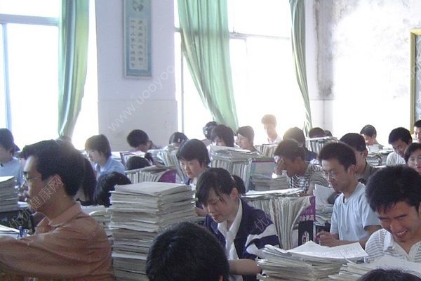 快高考了現(xiàn)在聽(tīng)不進(jìn)去課怎么辦？高考前不想學(xué)習(xí)怎么辦？(3)