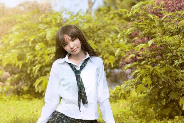 中學女生很少穿裙子 為什么女生不愛穿裙子？(1)