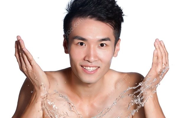 高中男生可以用護(hù)膚品嗎？高中男生如何護(hù)膚？(3)