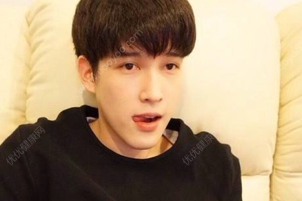 高中男生可以用護(hù)膚品嗎？高中男生如何護(hù)膚？(4)