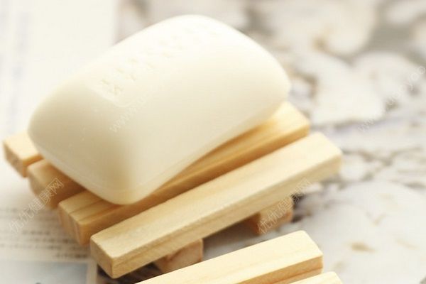 為什么我會長痘痘？為什么我長痘會留黑?。?6)
