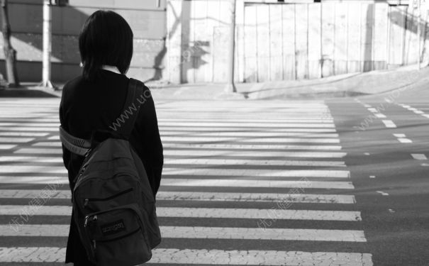 同學(xué)背后黑我怎么辦？總擔(dān)心別人不喜歡自己(3)
