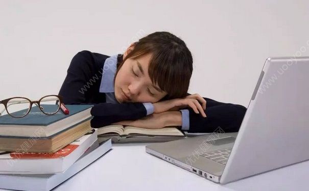 高三晚上學(xué)習(xí)困怎么辦？高三晚上學(xué)習(xí)老是犯困怎么抗困？(1)
