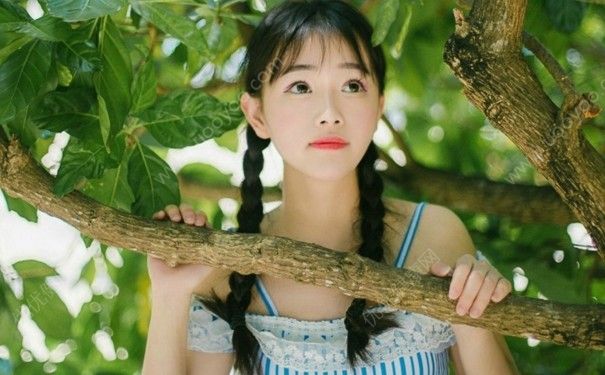 11歲乳房開始發(fā)育正常嗎？女孩胸部正常發(fā)育是什么時候？(1)