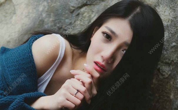 15歲女生乳房有硬塊是怎么回事？15歲女生胸部有腫塊怎么辦？(1)
