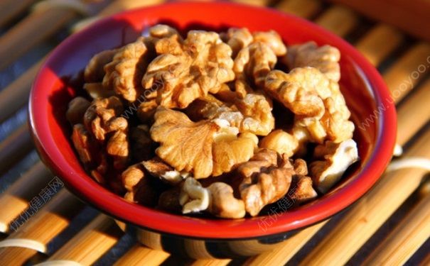 吃核桃補(bǔ)腎嗎？男人吃核桃有什么好處？(3)