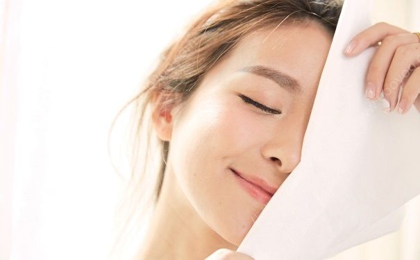 夏天妝容易花怎么辦？夏天出汗掉妝怎么辦？(2)