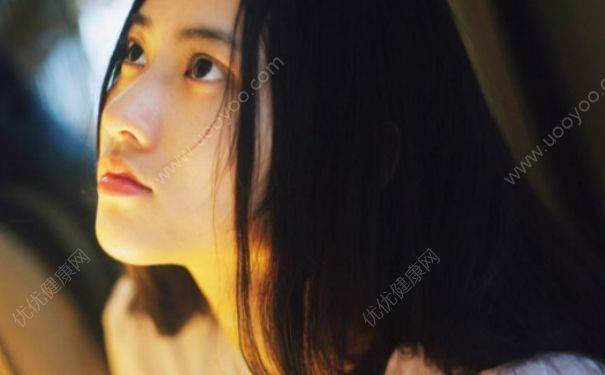 第一次來月經(jīng)有什么癥狀？第一次來月經(jīng)的前兆(1)