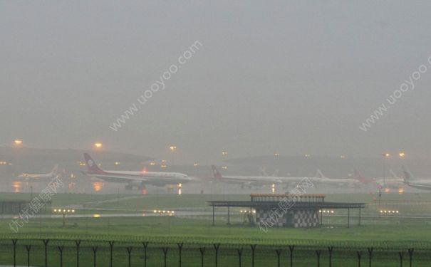 雷雨天氣飛機能起飛嗎？飛機遇到雷電怎么辦？(1)