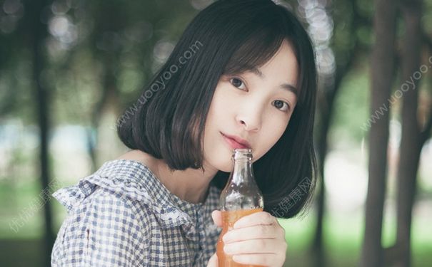 第一次來月經(jīng)是黑色的正常嗎？第一次月經(jīng)是黑色的是怎么回事？(2)