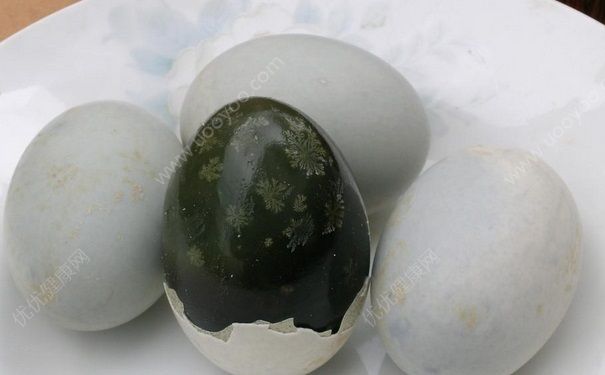 皮蛋吃多了有什么壞處？皮蛋吃多了會(huì)怎么樣？(1)
