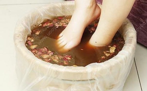花椒泡腳能祛體內(nèi)濕氣嗎？花椒泡腳有什么好處？(1)