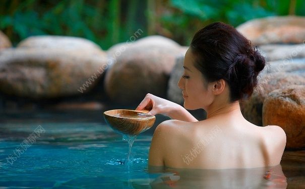 夏天泡溫泉有什么好處？夏天泡溫泉好不好？(1)