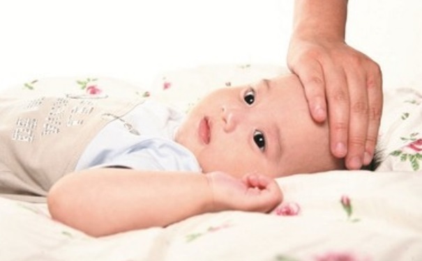 小孩感冒發(fā)燒怎么退燒最快？小孩感冒發(fā)燒怎么物理降溫？(1)