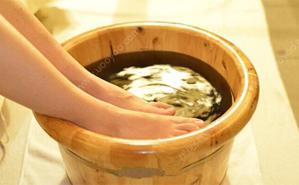 艾草泡腳治宮寒嗎？宮寒用艾草泡腳好嗎？(1)