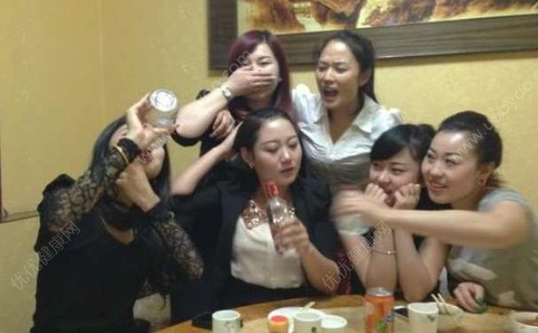 乳腺結(jié)節(jié)會自行消退嗎？乳腺結(jié)節(jié)和乳腺增生的區(qū)別(4)