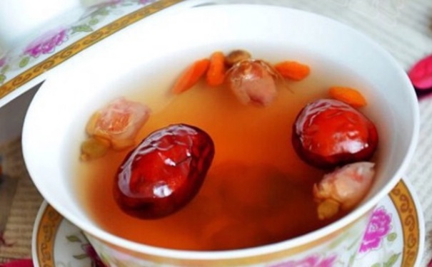 夏季養(yǎng)血要注意什么？夏天吃什么補(bǔ)血？(1)
