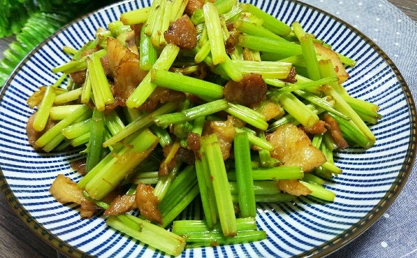 芹菜的營養(yǎng)功效有哪些？芹菜的家常做法有哪些？(1)