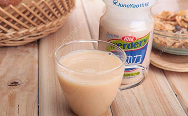 夏季腋下出汗該怎么辦？夏季腋下出汗喝乳酸菌飲品可緩解嗎？(1)