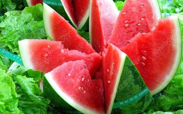 夏季吃西瓜可以消暑利尿嗎？夏季吃西瓜有哪些禁忌？(1)