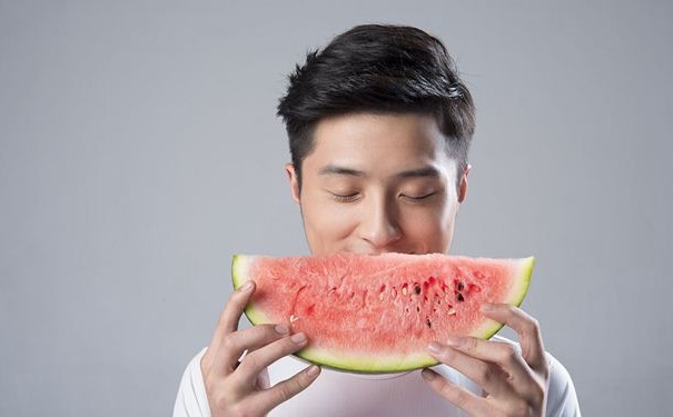 男人吃西瓜有什么好處？男人吃西瓜的好處有哪些？(1)