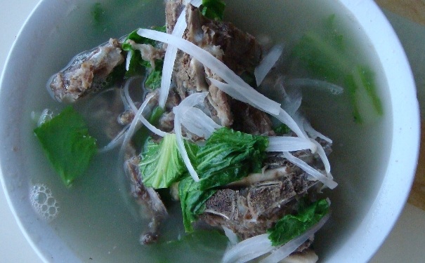 羊骨頭湯養(yǎng)胃嗎？養(yǎng)胃羊骨頭湯怎么做？(1)