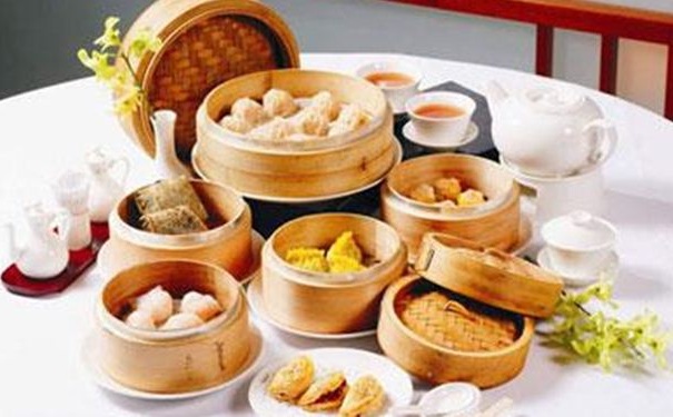 在公交上吃早餐的危害有哪些？在公交上吃早餐有什么危害？(1)