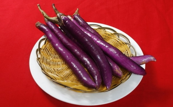 茄子的營(yíng)養(yǎng)價(jià)值是什么？常吃茄子的好處有哪些？(1)