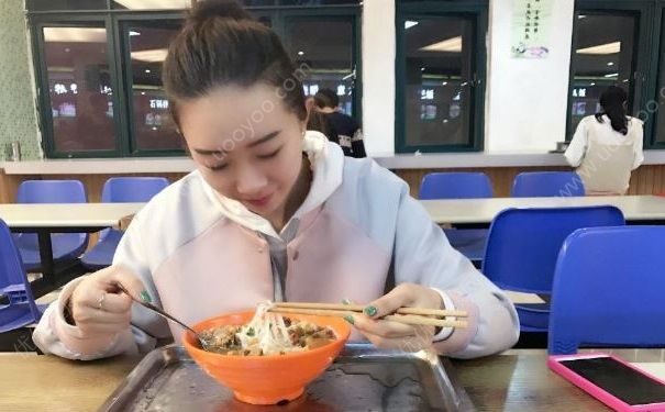 女生吃一個半小餃子快撐死了，女生吃太少有什么壞處？(2)