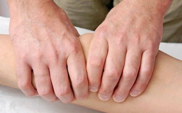 腳抽筋應(yīng)該怎辦？腳抽筋是何原因？(1)