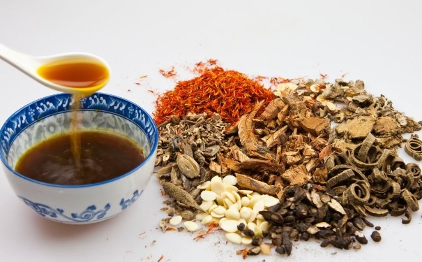 空腹喝中藥傷胃嗎？空腹喝中藥會(huì)怎么樣？(1)