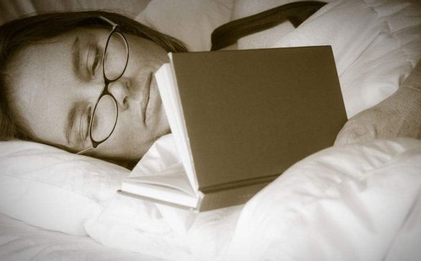 什么食物可以助眠？怎樣改善睡眠的質(zhì)量？(1)