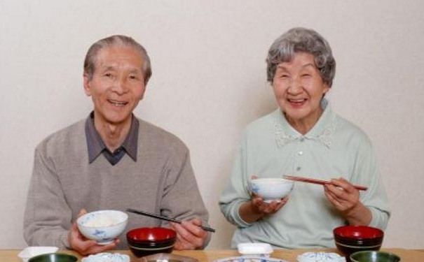 老人沒(méi)食欲該怎么辦？哪些食物可促進(jìn)食欲？(1)
