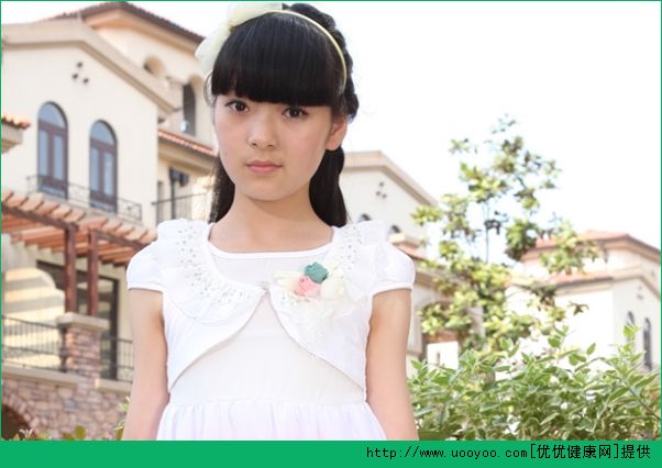 我12歲胸部很小是為什么？12歲女生胸小是什么原因？(1)