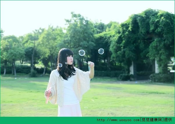 我14歲臉上長(zhǎng)痘痘怎么辦？14長(zhǎng)痘痘應(yīng)該怎么治療(1)