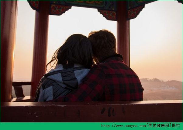 初中生早戀好嗎？初中生早戀的利與弊分析(1)