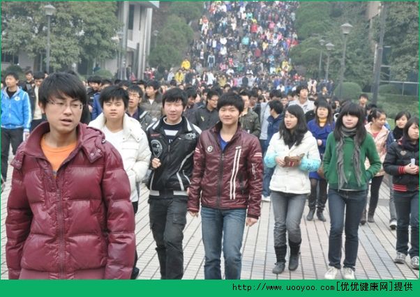 學(xué)校有人要打我怎么辦？學(xué)校有人要打我要告訴老師嗎？(2)
