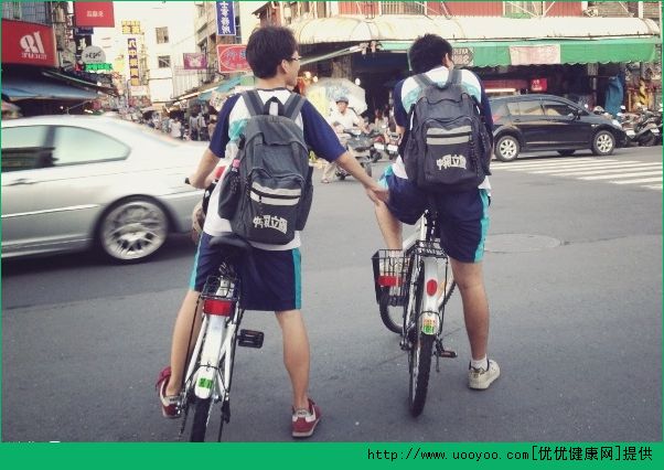 學(xué)校有人要打我怎么辦？學(xué)校有人要打我要告訴老師嗎？(3)