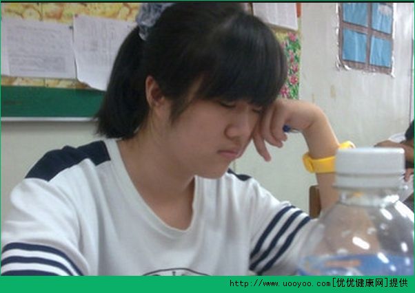 上課老是打瞌睡是什么原因？上課打瞌睡怎么辦？(2)