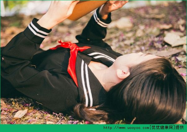 15歲就有眼袋怎么辦？15歲有眼袋怎么消除(5)