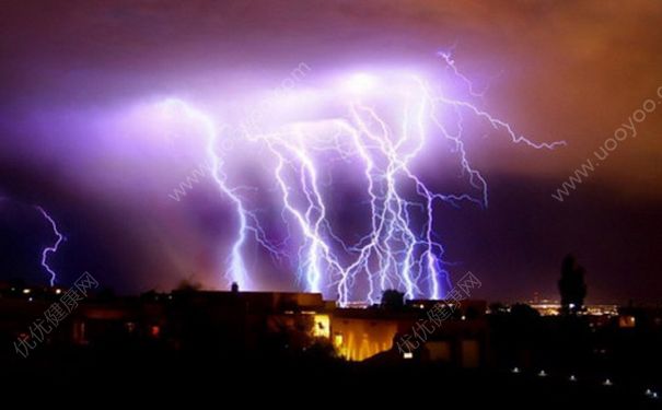 雷暴天氣能玩手機(jī)嗎？雷暴天氣注意事項(xiàng)(4)
