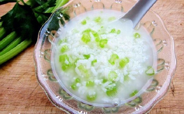 芹菜怎么吃有營(yíng)養(yǎng)？怎么吃芹菜營(yíng)養(yǎng)價(jià)值高？(1)