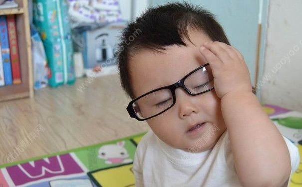 睡眠不足頭痛是什么原因？睡眠不足頭痛吃什么好？(1)