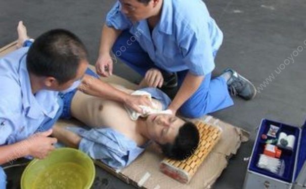 中暑了怎么恢復(fù)的快？中暑了頭疼怎么辦？(2)